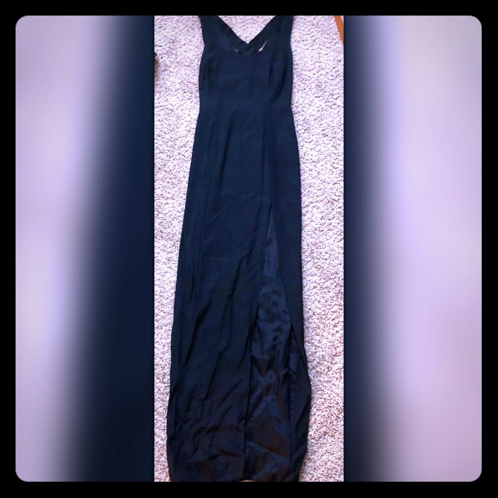 Long black gown w crisscross back straps and split